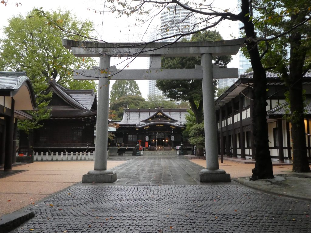 東京都新宿区西新宿の『十二社熊野神社』で「酉の市・一の酉」の御朱印をいただきました。