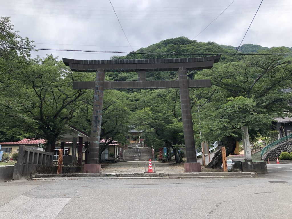 栃木県日光市鬼怒川温泉滝の『鬼怒川護国神社』で御朱印をいただきました。
